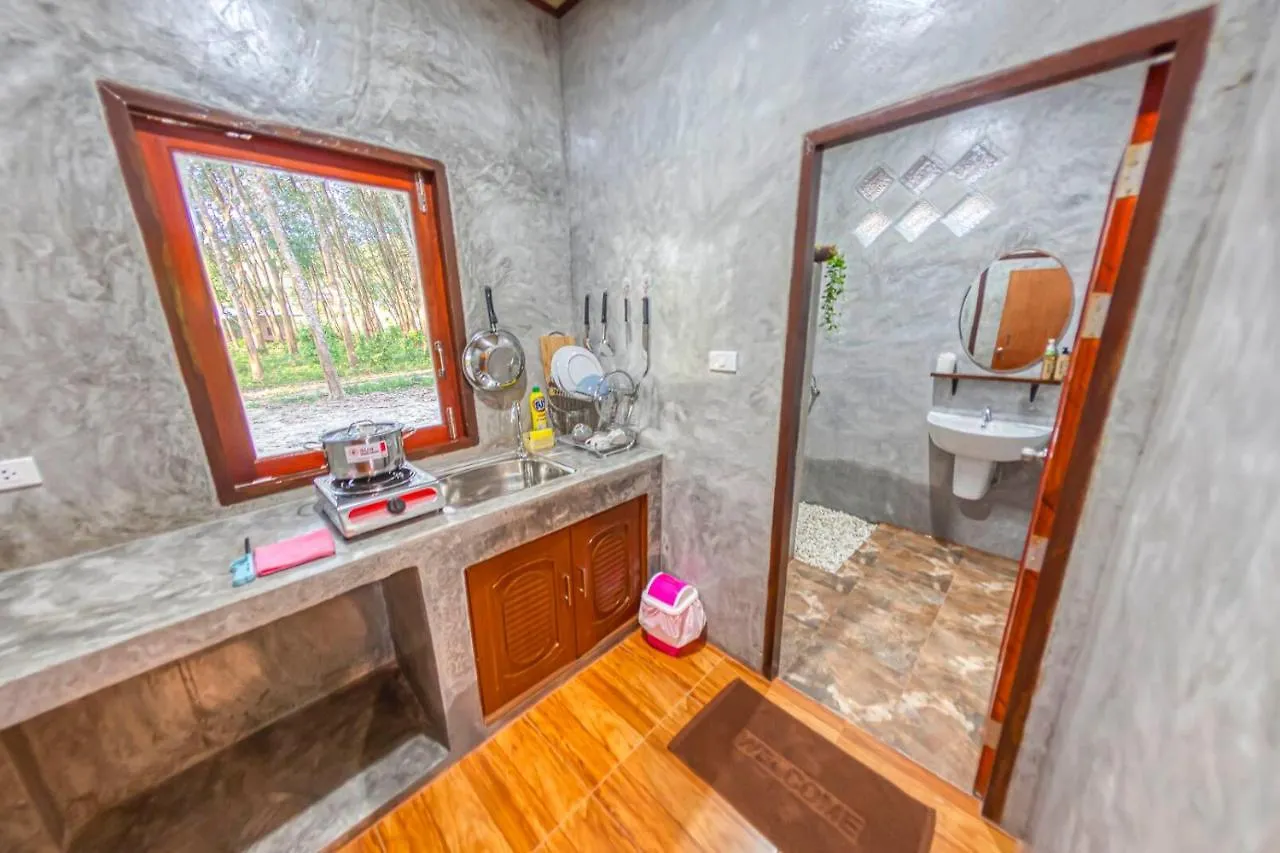 Baan Suan Farmstay Ko Lanta 2*,