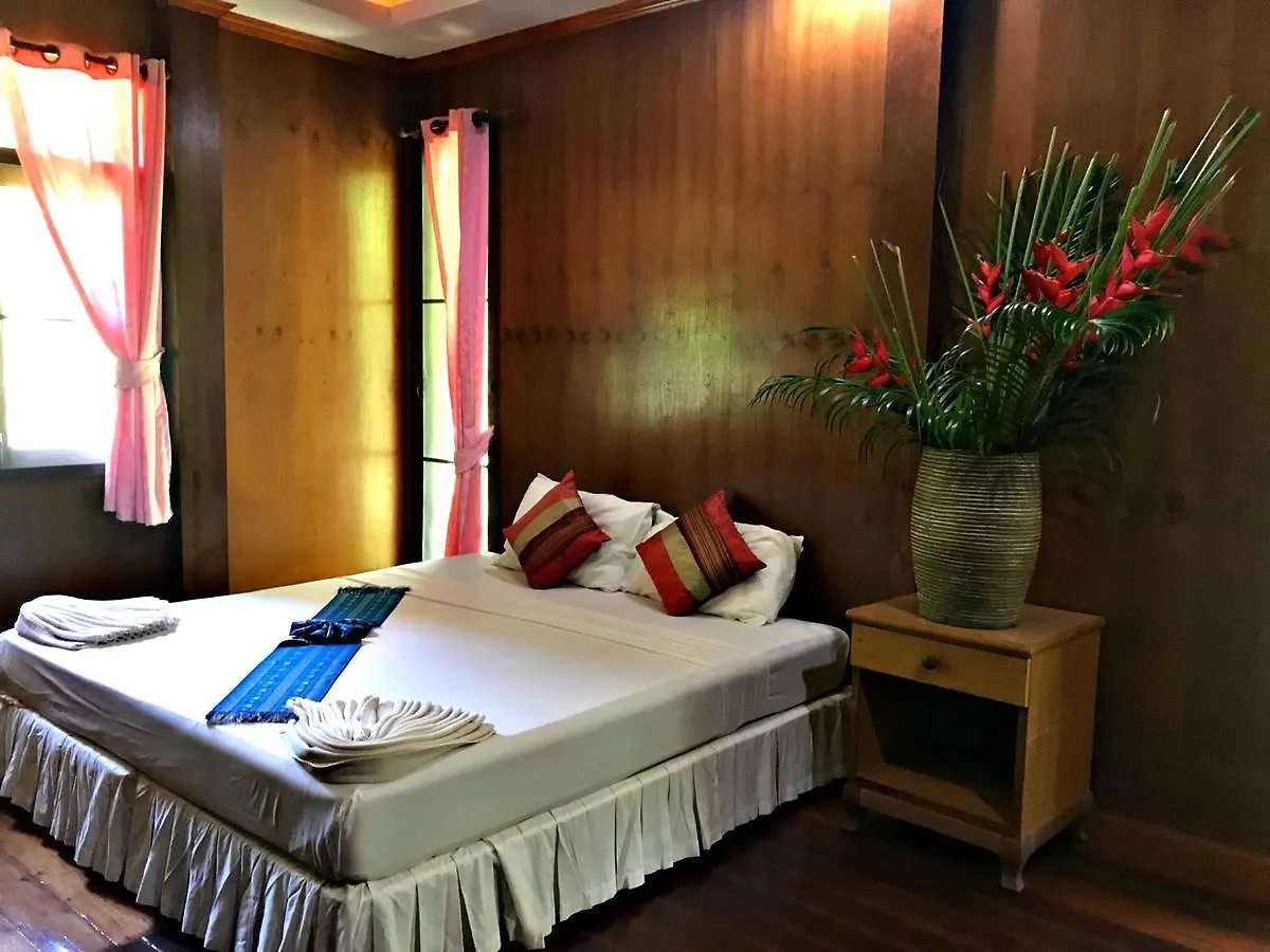 Baan Suan Farmstay Ko Lanta 2*,